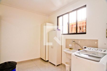Casa à venda com 150m², 3 quartos e 2 vagas Casa à venda com 150m², 3 quartos e 2 vagasÁrea de Serviço