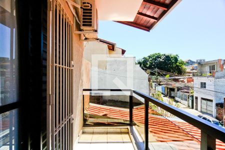 Casa à venda com 150m², 3 quartos e 2 vagas Casa à venda com 150m², 3 quartos e 2 vagasSuíte