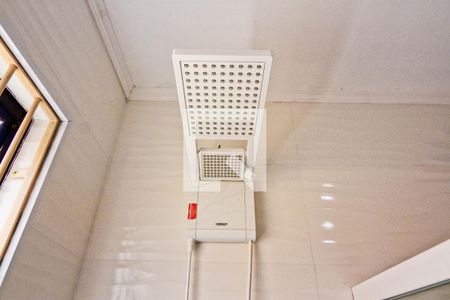 Casa à venda com 150m², 3 quartos e 2 vagas Casa à venda com 150m², 3 quartos e 2 vagasBanheiro