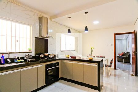 Casa à venda com 150m², 3 quartos e 2 vagas Casa à venda com 150m², 3 quartos e 2 vagasCozinha