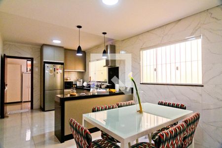 Casa à venda com 150m², 3 quartos e 2 vagas Casa à venda com 150m², 3 quartos e 2 vagasCozinha