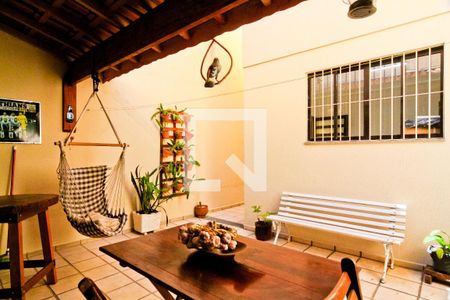 Casa à venda com 150m², 3 quartos e 2 vagas Casa à venda com 150m², 3 quartos e 2 vagasÁrea Externa