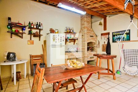 Casa à venda com 150m², 3 quartos e 2 vagas Casa à venda com 150m², 3 quartos e 2 vagasÁrea Externa