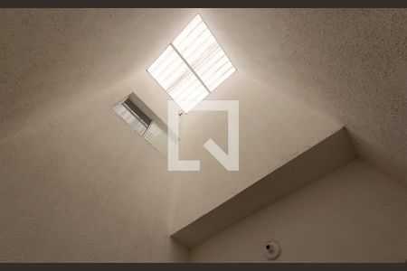 Sala Claraboia de casa para alugar com 3 quartos, 130m² em Parque Boturussu, São Paulo