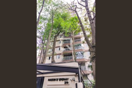 Apartamento à venda com 95m², 4 quartos e 1 vaga Apartamento à venda com 95m², 4 quartos e 1 vagaFachada