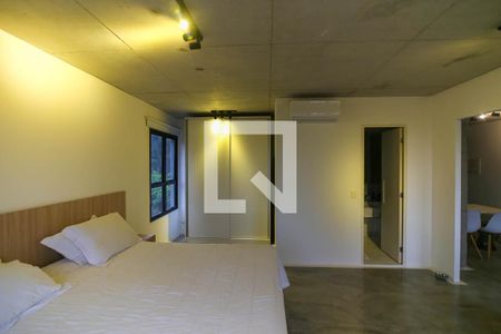 Quarto de apartamento à venda com 1 quarto, 70m² em Vila Suzana, São Paulo