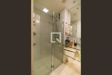 Apartamento à venda com 70m², 1 quarto e 2 vagasBanheiro