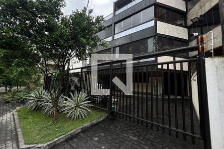 Apartamento à venda com 240m², 3 quartos e 2 vagas Apartamento à venda com 240m², 3 quartos e 2 vagasFachada