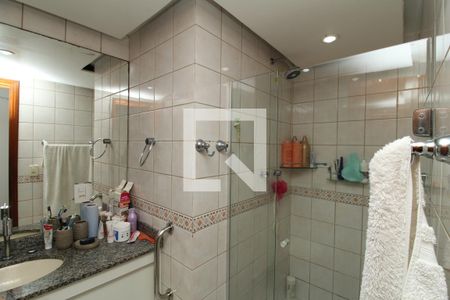 Apartamento à venda com 240m², 3 quartos e 2 vagasBanheiro Social