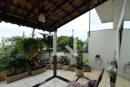 Apartamento à venda com 240m², 3 quartos e 2 vagasVaranda