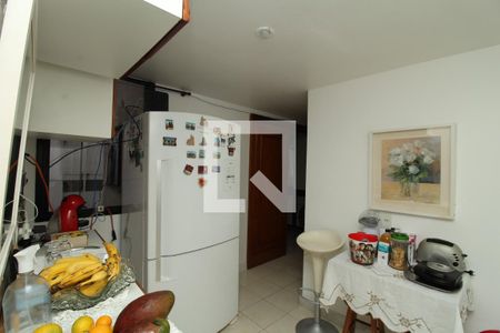 Apartamento à venda com 240m², 3 quartos e 2 vagasCopa