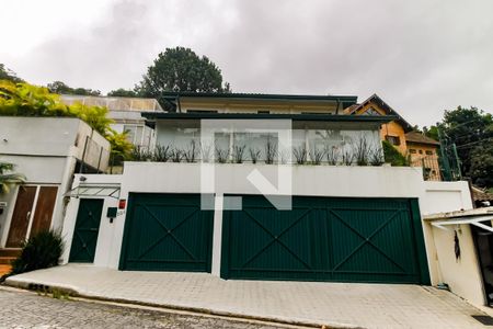 Casa para alugar com 550m², 3 quartos e 3 vagas Casa para alugar com 550m², 3 quartos e 3 vagasFachada