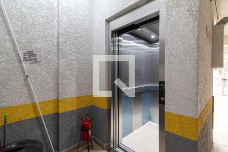 Apartamento para alugar com 48m², 2 quartos e sem vagaElevador