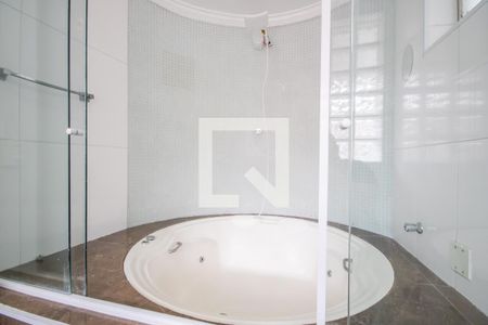 Casa à venda com 420m², 3 quartos e 3 vagas Casa à venda com 420m², 3 quartos e 3 vagasBanheiro da Suíte 1
