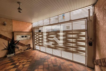 Casa à venda com 225m², 5 quartos e 2 vagas Casa à venda com 225m², 5 quartos e 2 vagasGaragem