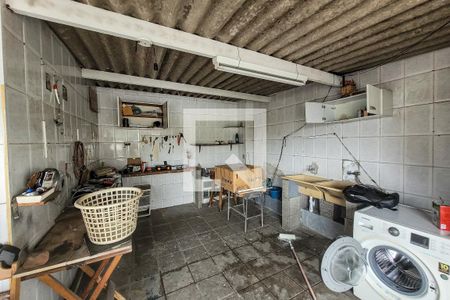 Casa à venda com 225m², 5 quartos e 2 vagas Casa à venda com 225m², 5 quartos e 2 vagasLaje