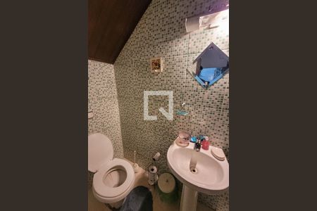 Casa à venda com 225m², 5 quartos e 2 vagas Casa à venda com 225m², 5 quartos e 2 vagasEdícula