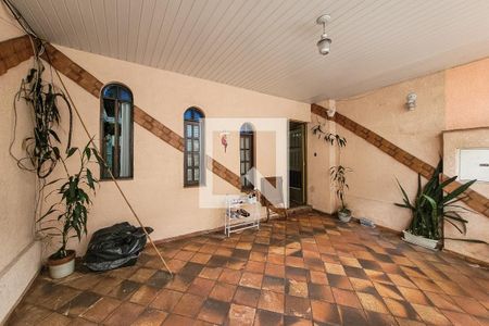 Casa à venda com 225m², 5 quartos e 2 vagas Casa à venda com 225m², 5 quartos e 2 vagasGaragem