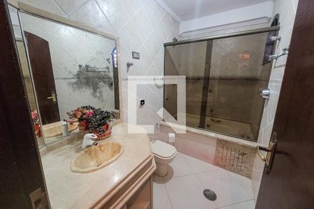 Casa à venda com 225m², 5 quartos e 2 vagas Casa à venda com 225m², 5 quartos e 2 vagasSuíte