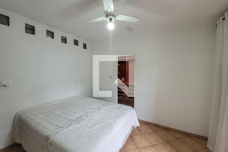 Casa à venda com 225m², 5 quartos e 2 vagas Casa à venda com 225m², 5 quartos e 2 vagasSuíte