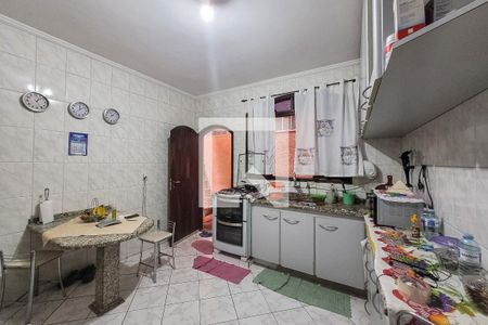 Casa à venda com 225m², 5 quartos e 2 vagas Casa à venda com 225m², 5 quartos e 2 vagasCozinha