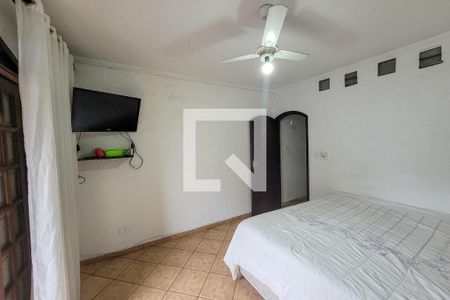 Casa à venda com 225m², 5 quartos e 2 vagas Casa à venda com 225m², 5 quartos e 2 vagasSuíte