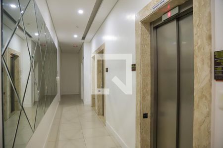 Apartamento à venda com 32m², 1 quarto e 1 vaga Apartamento à venda com 32m², 1 quarto e 1 vagaHall social