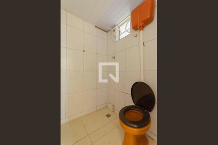 Banheiro de apartamento à venda com 2 quartos, 52m² em Conjunto Habitacional Padre José de Anchieta, São Paulo