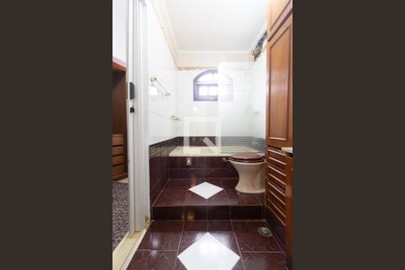 Casa para alugar com 220m², 3 quartos e 3 vagasSuíte