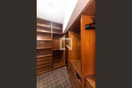 Casa para alugar com 220m², 3 quartos e 3 vagasCloset