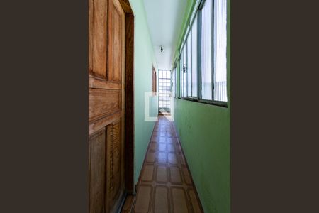 Casa à venda com 140m², 2 quartos e 2 vagas Casa à venda com 140m², 2 quartos e 2 vagasCorredor