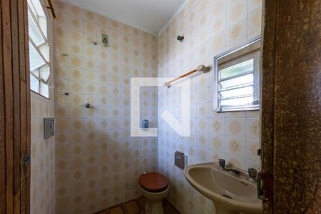 Casa à venda com 140m², 2 quartos e 2 vagas Casa à venda com 140m², 2 quartos e 2 vagasBanheiro de Serviço