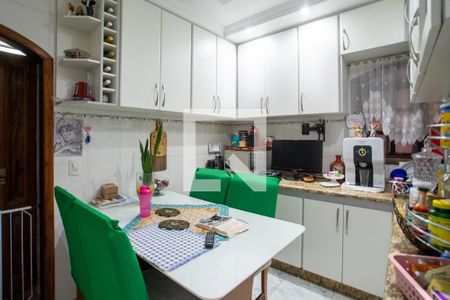 Casa à venda com 300m², 3 quartos e 3 vagas Casa à venda com 300m², 3 quartos e 3 vagasCozinha