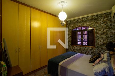 Casa à venda com 300m², 3 quartos e 3 vagas Casa à venda com 300m², 3 quartos e 3 vagasQuarto 1