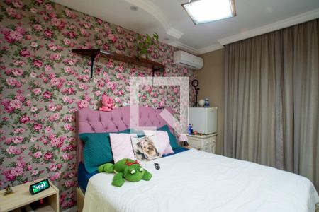 Casa à venda com 300m², 3 quartos e 3 vagas Casa à venda com 300m², 3 quartos e 3 vagasSuíte