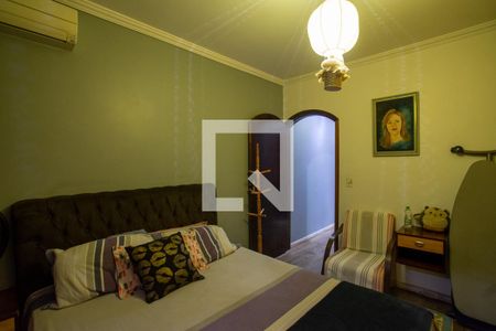 Casa à venda com 300m², 3 quartos e 3 vagas Casa à venda com 300m², 3 quartos e 3 vagasQuarto 1