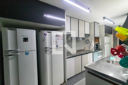 Casa à venda com 700m², 4 quartos e 4 vagas Casa à venda com 700m², 4 quartos e 4 vagasCozinha