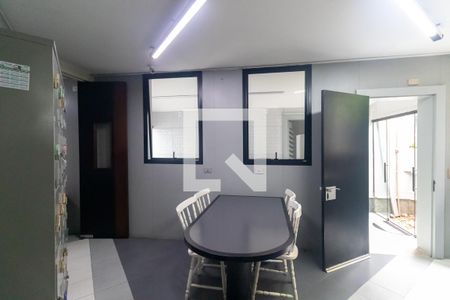 Casa à venda com 700m², 4 quartos e 4 vagas Casa à venda com 700m², 4 quartos e 4 vagasCopa