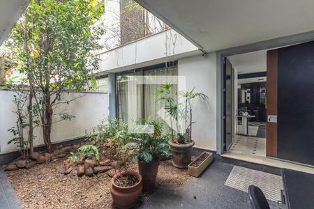 Casa à venda com 700m², 4 quartos e 4 vagas Casa à venda com 700m², 4 quartos e 4 vagasHall de Entrada