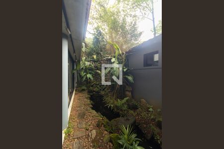 Casa à venda com 700m², 4 quartos e 4 vagas Casa à venda com 700m², 4 quartos e 4 vagasJardim de Inverno