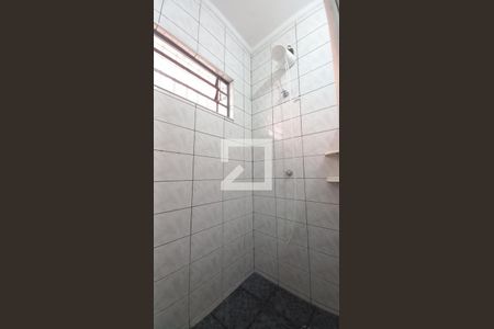 Casa à venda com 150m², 2 quartos e 8 vagasDetalhe banheiro