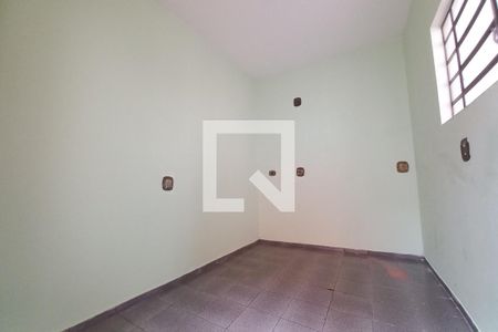 Casa à venda com 150m², 2 quartos e 8 vagasQuarto de Serviço