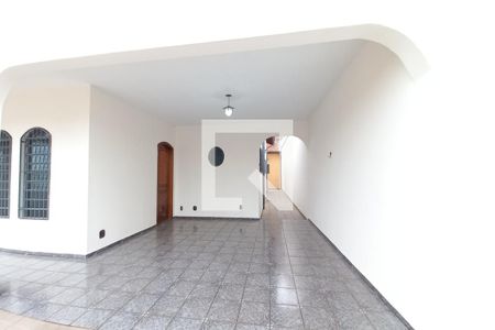 Casa à venda com 150m², 2 quartos e 8 vagasGaragem