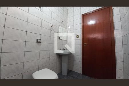 Casa à venda com 150m², 2 quartos e 8 vagasBanheiro Social