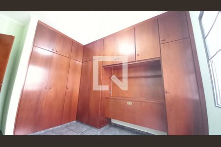 Casa à venda com 150m², 2 quartos e 8 vagasQuarto 2 - Suíte