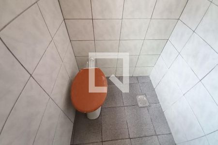 Casa à venda com 150m², 2 quartos e 8 vagasBanheiro de Serviço