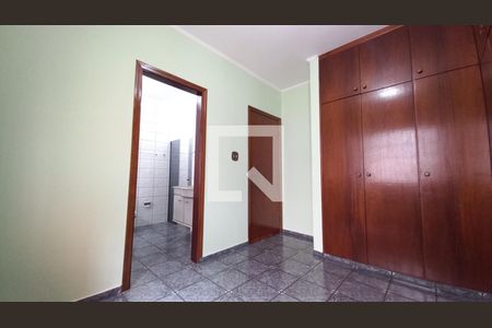 Casa à venda com 150m², 2 quartos e 8 vagasQuarto 2 - Suíte