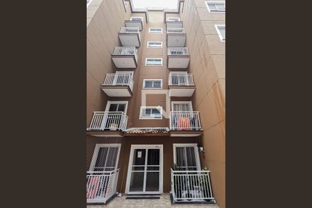 Fachada do bloco de apartamento para alugar com 2 quartos, 42m² em Jardim Silvestre, Guarulhos