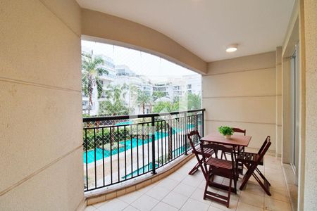 Apartamento à venda com 63m², 1 quarto e 2 vagas Apartamento à venda com 63m², 1 quarto e 2 vagasVaranda da Suíte e Sala