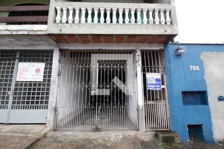 Casa para alugar com 50m², 2 quartos e sem vaga Casa para alugar com 50m², 2 quartos e sem vagaFachada